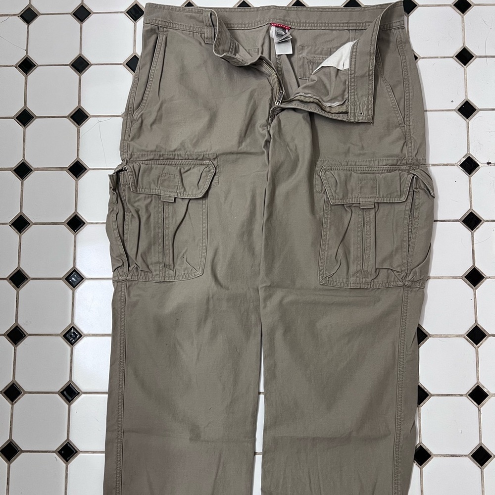 Vintage- Mens The North Face cargo hiking pants, size 36.